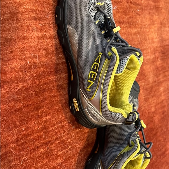 KEEN Kids' Gray and Yellow Shoes - Picture 4 of 7